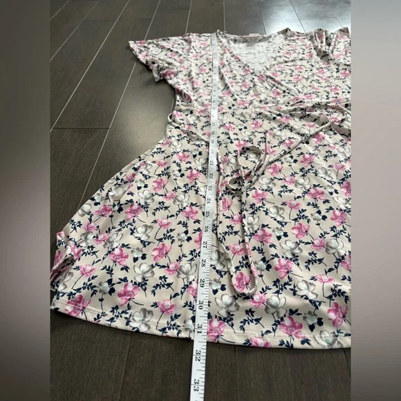 I Joah Floral Wrap Short Spring/Summer Dress Size L Lightweight Flowy Beachy - Picture 10 of 11
